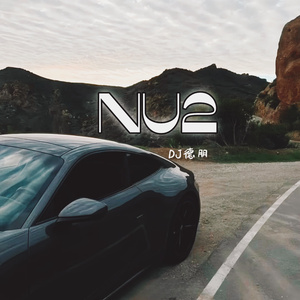 老头拔了奶罩吃奶
